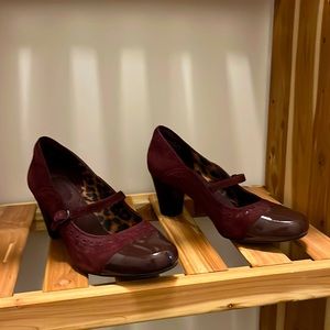 Clarks Plum Suede & Patent Mary Jane Heels